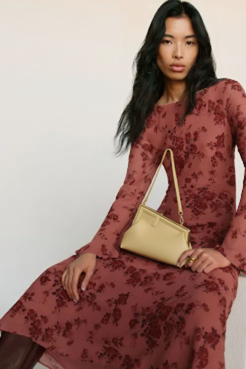 Gros plan sur le sac avec mannequin