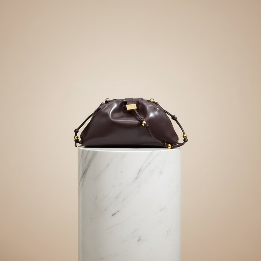 Sac sur piédestal marbre